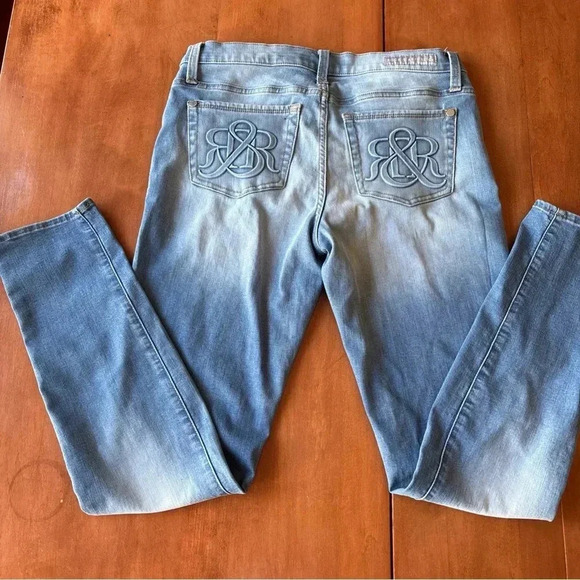Rock Republic Embossed Skinny Jeans Light Wash Mid Rise Women’s Sz 10 - Picture 1 of 12